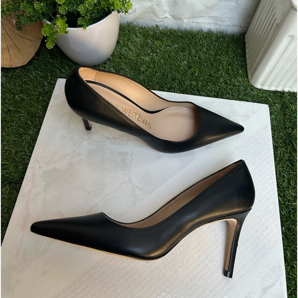 Stuart Weitzman Anny Pointed-Toe Slip-On
Pumps black 75 women size 5 New - Picture 16 of 17